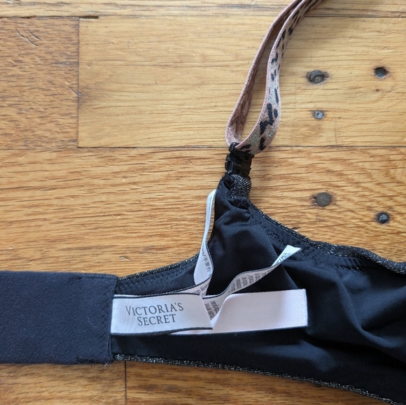 Victoria's Secret Shimmering Black Full Coverage T-Shirt Bra - Picture 5 of 7